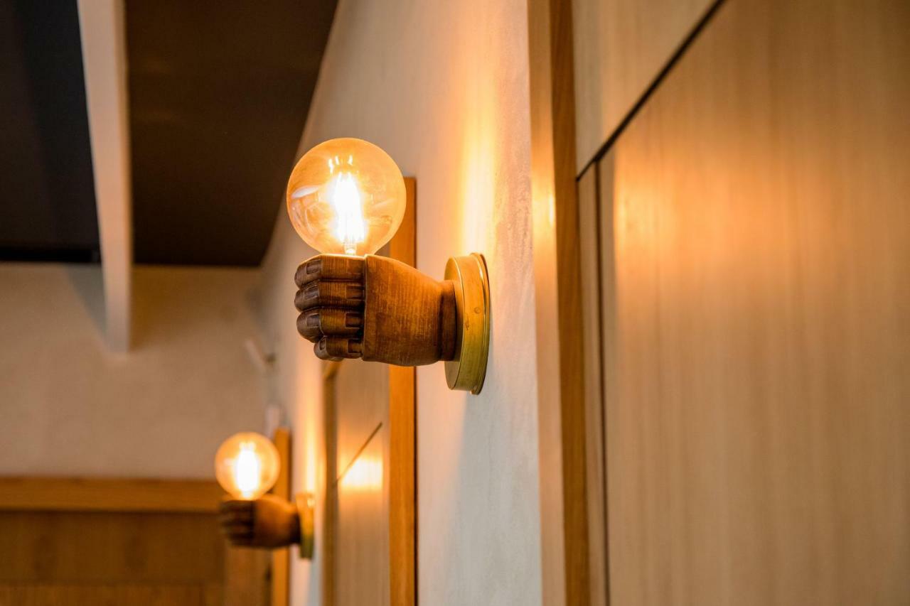 Hotel Lobby Sevilla Eksteriør bilde Wall lights